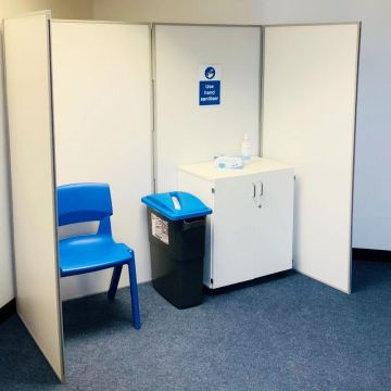 Easy Clean Moveable Medical Privacy Testing Administering Booth Folding Screen Unit